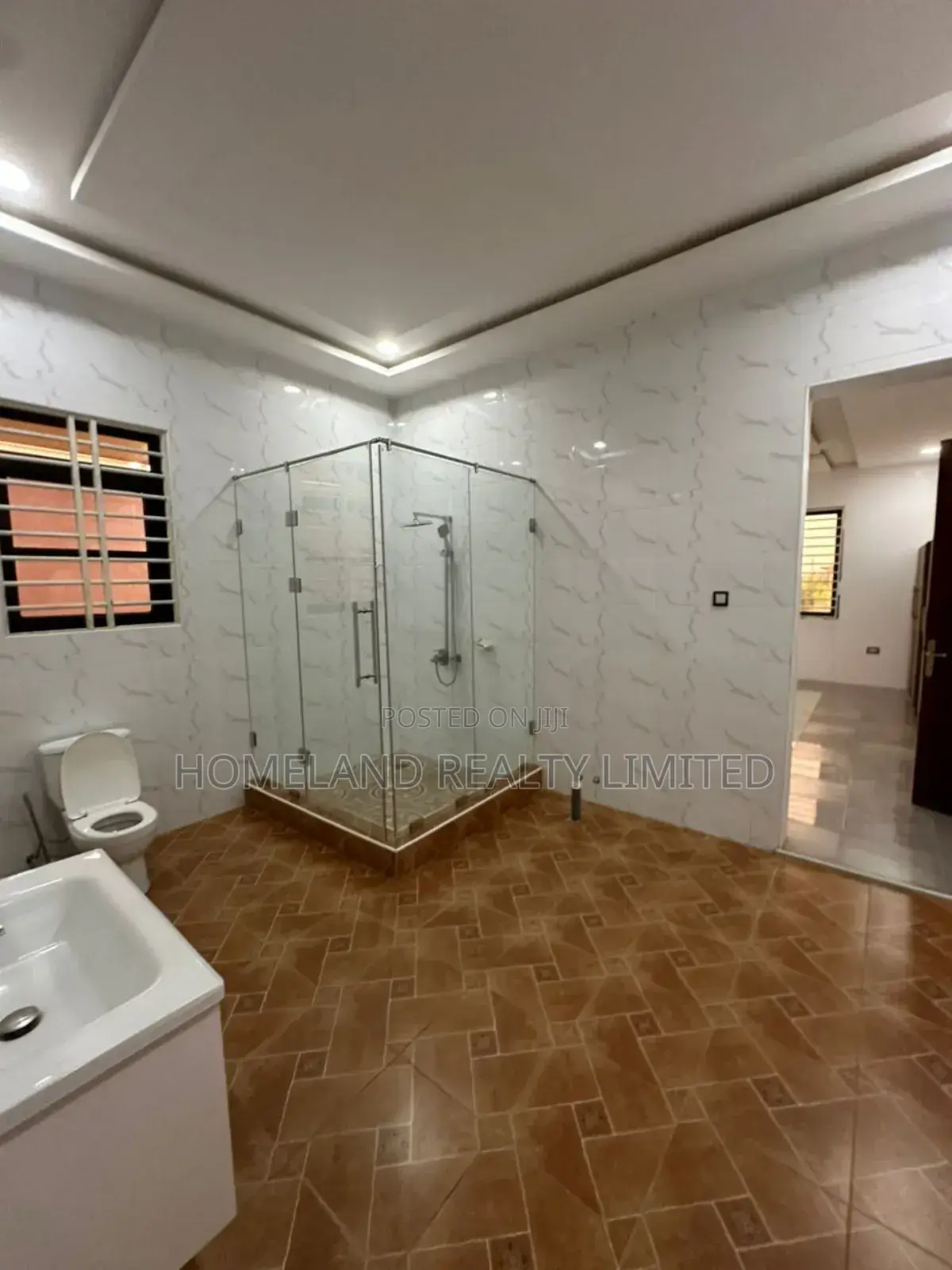 4bdrm Duplex in Ghana Flag, Oyarifa for rent in Oyarifa