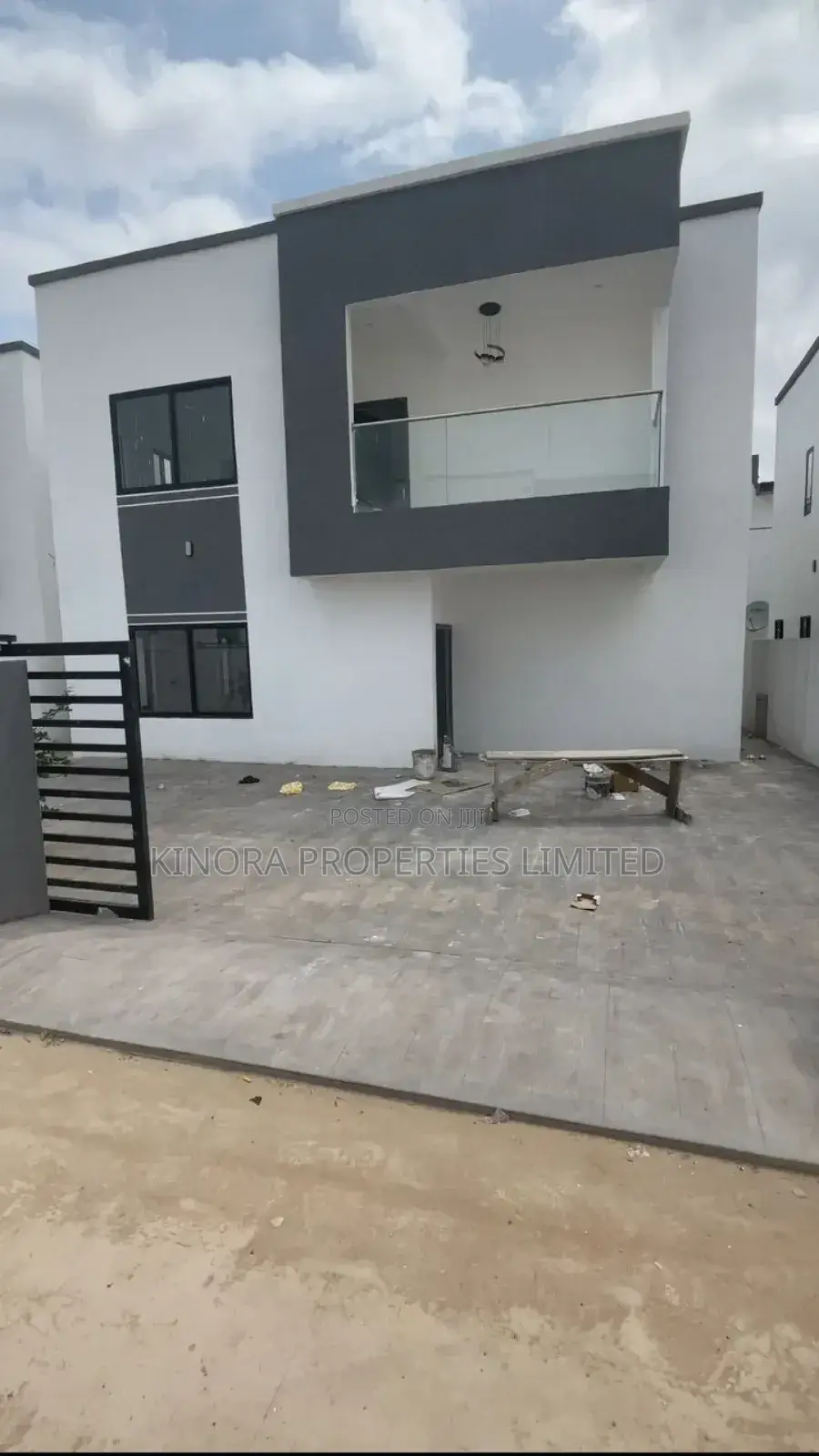 3bdrm Duplex in Oyarifa for sale in Oyarifa