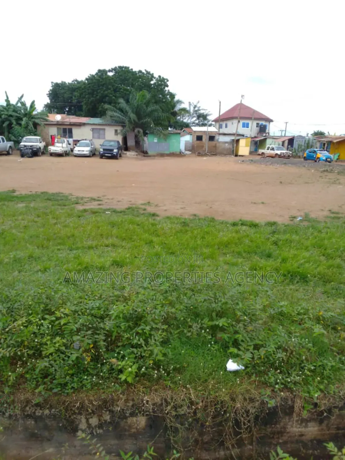 3 Plots of Roadside Land at Kana in Kanda