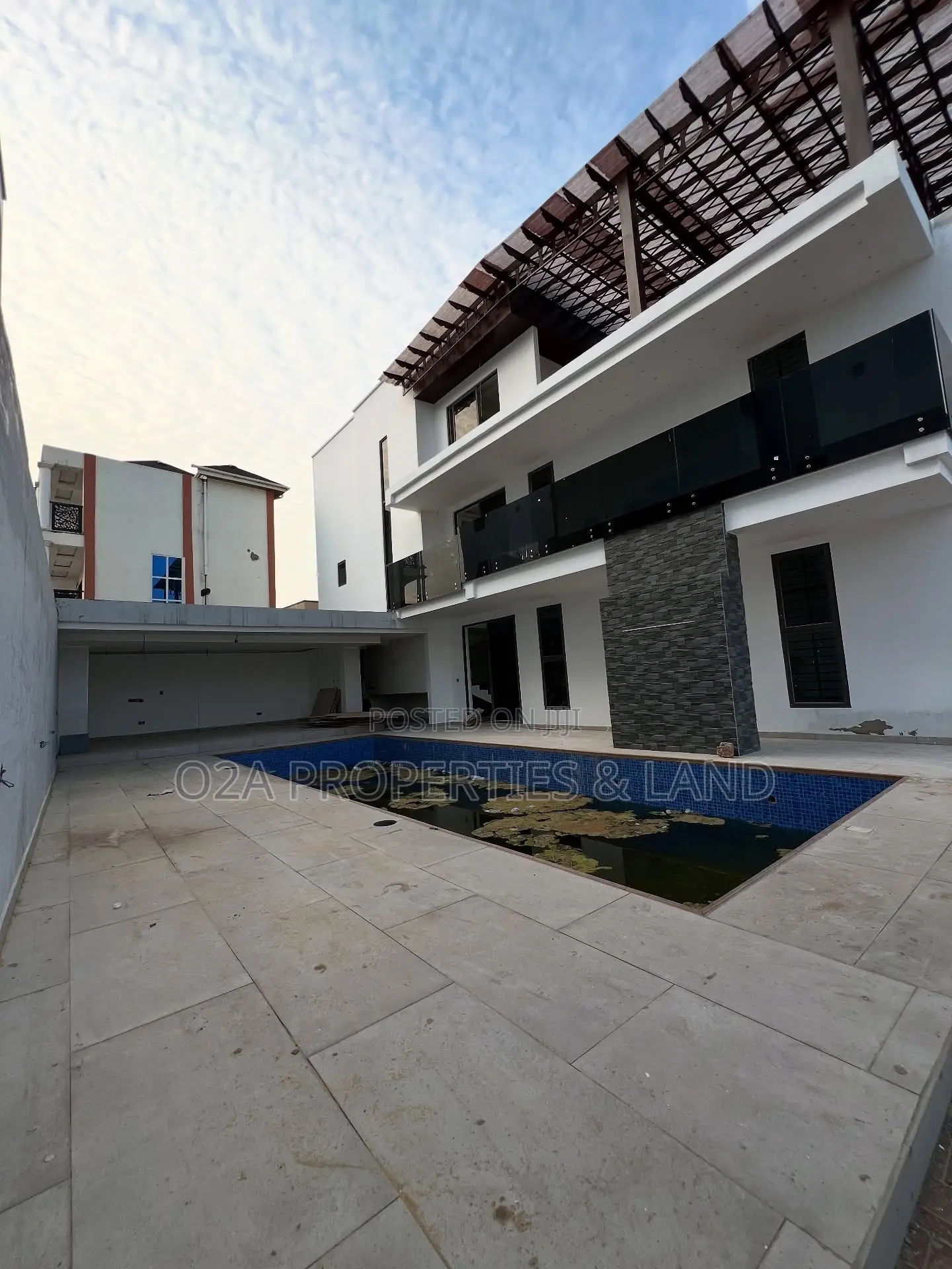 7bdrm House in Adjiringanor, Ability for sale in Ability