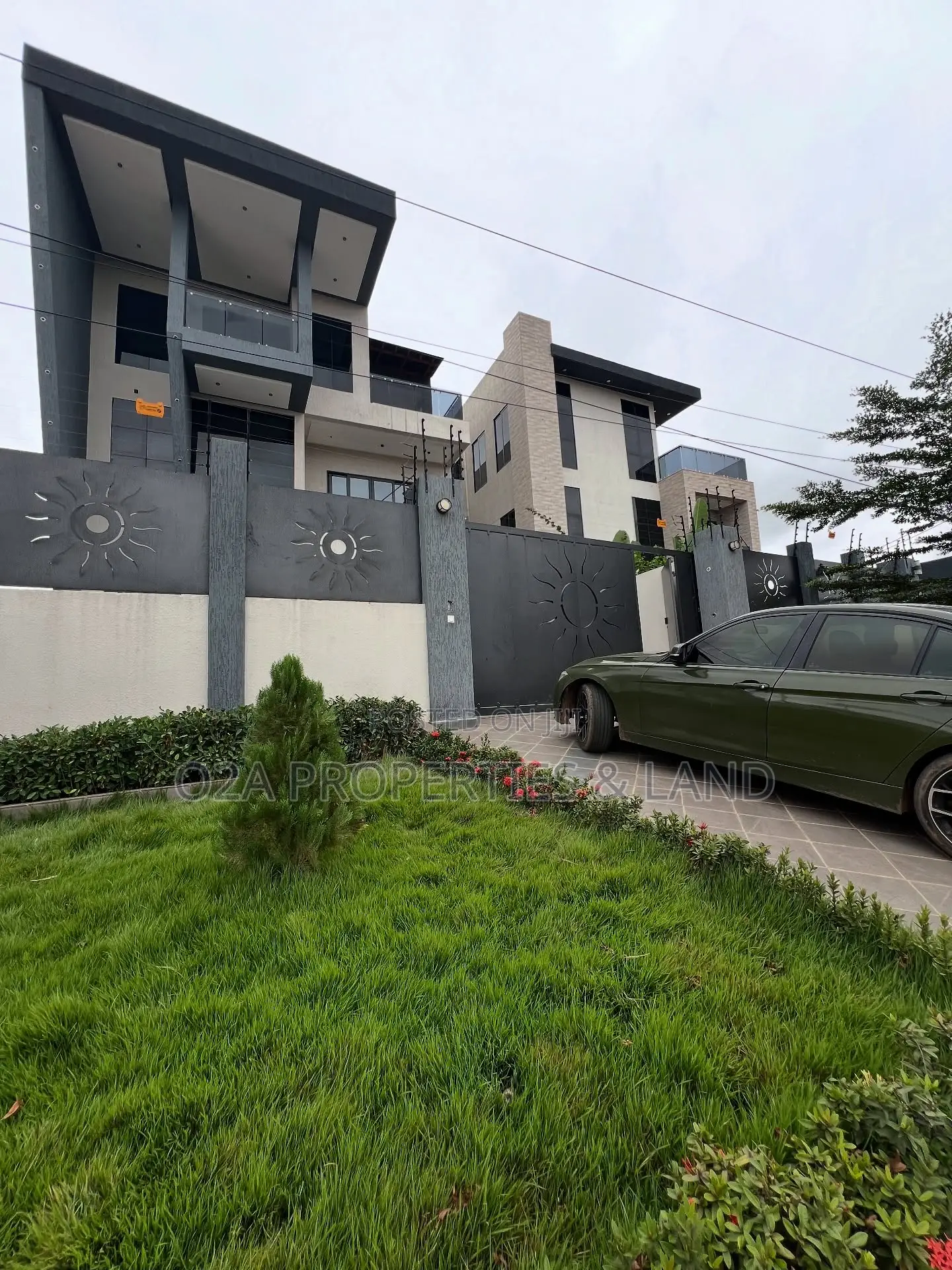5bdrm House in East Airport for sale in Airport Residential Area