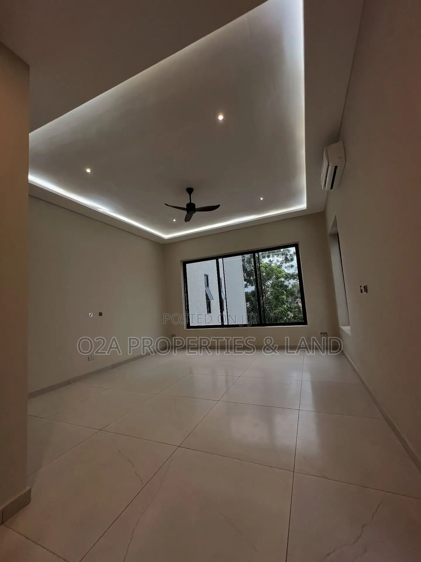 5bdrm House in East Airport for sale in Airport Residential Area