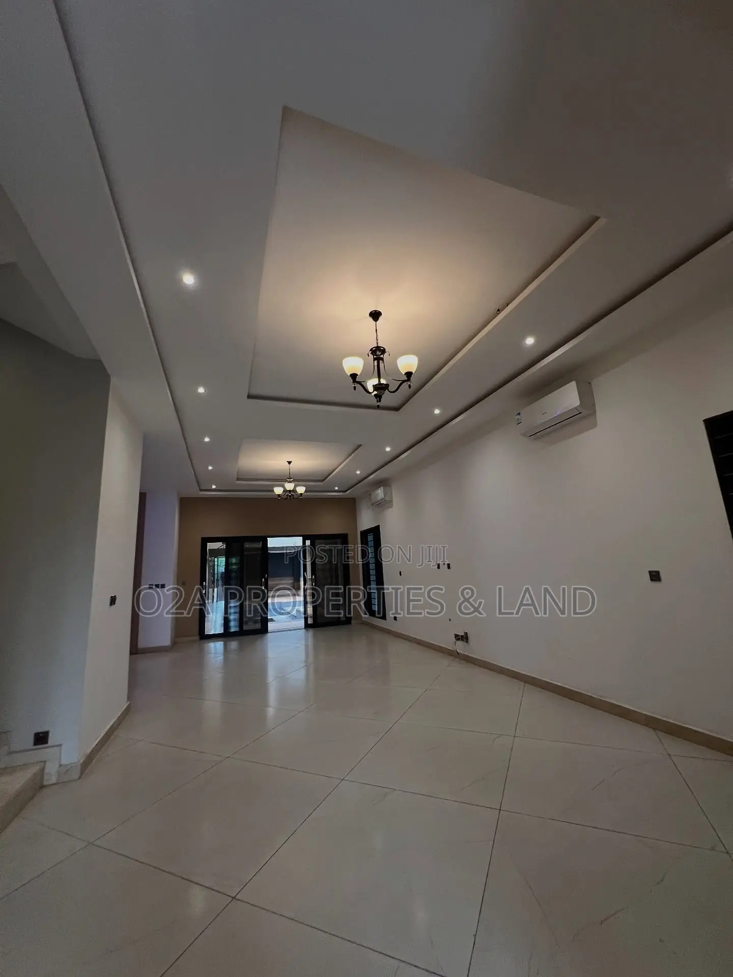 5bdrm House in East Airport for sale in Airport Residential Area