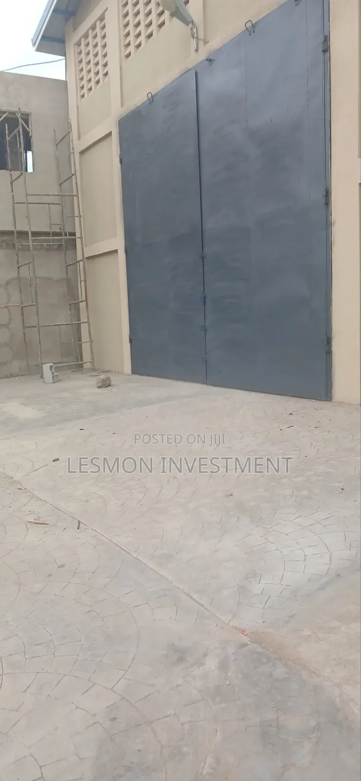 Warehouse for Rent in Baatsona Total