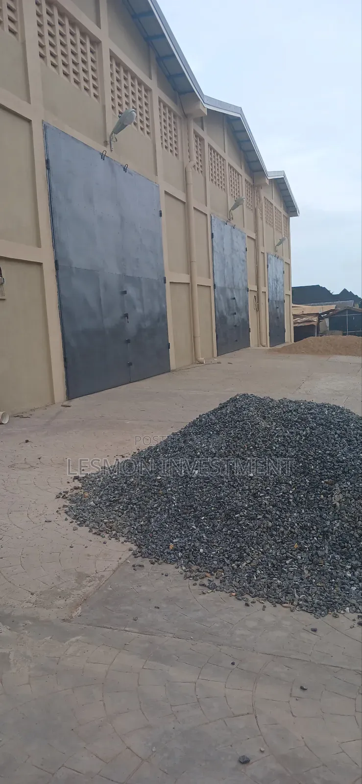 Warehouse for Rent in Baatsona Total