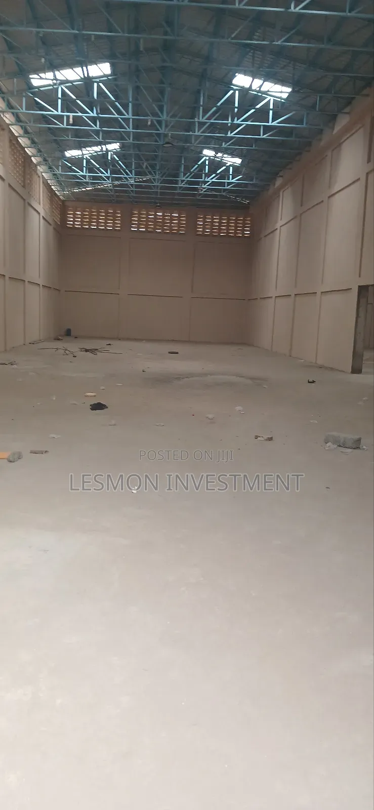 Warehouse for Rent in Baatsona Total