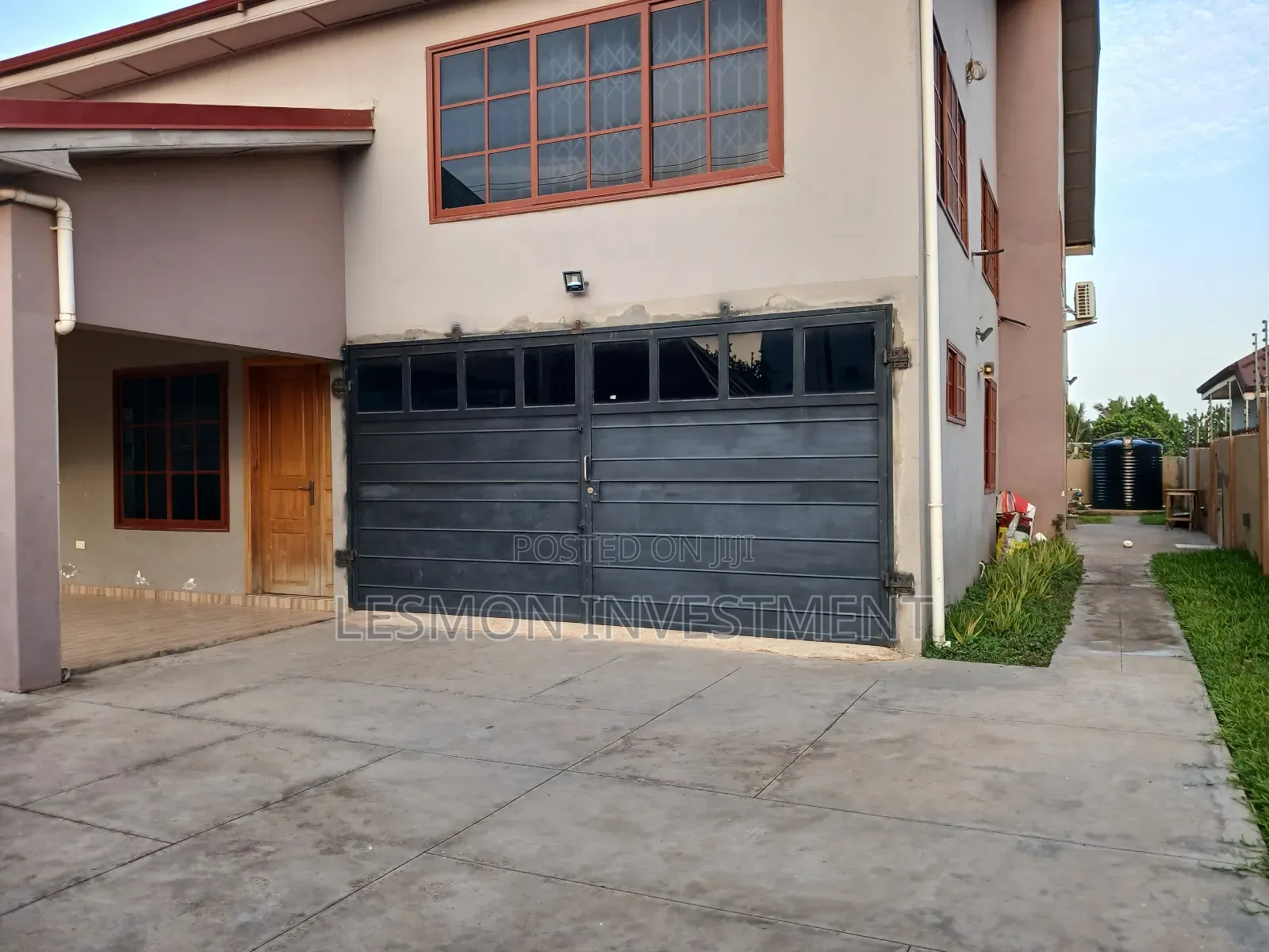6bdrm House in Ashongman Estate for sale in Ashomang Estate