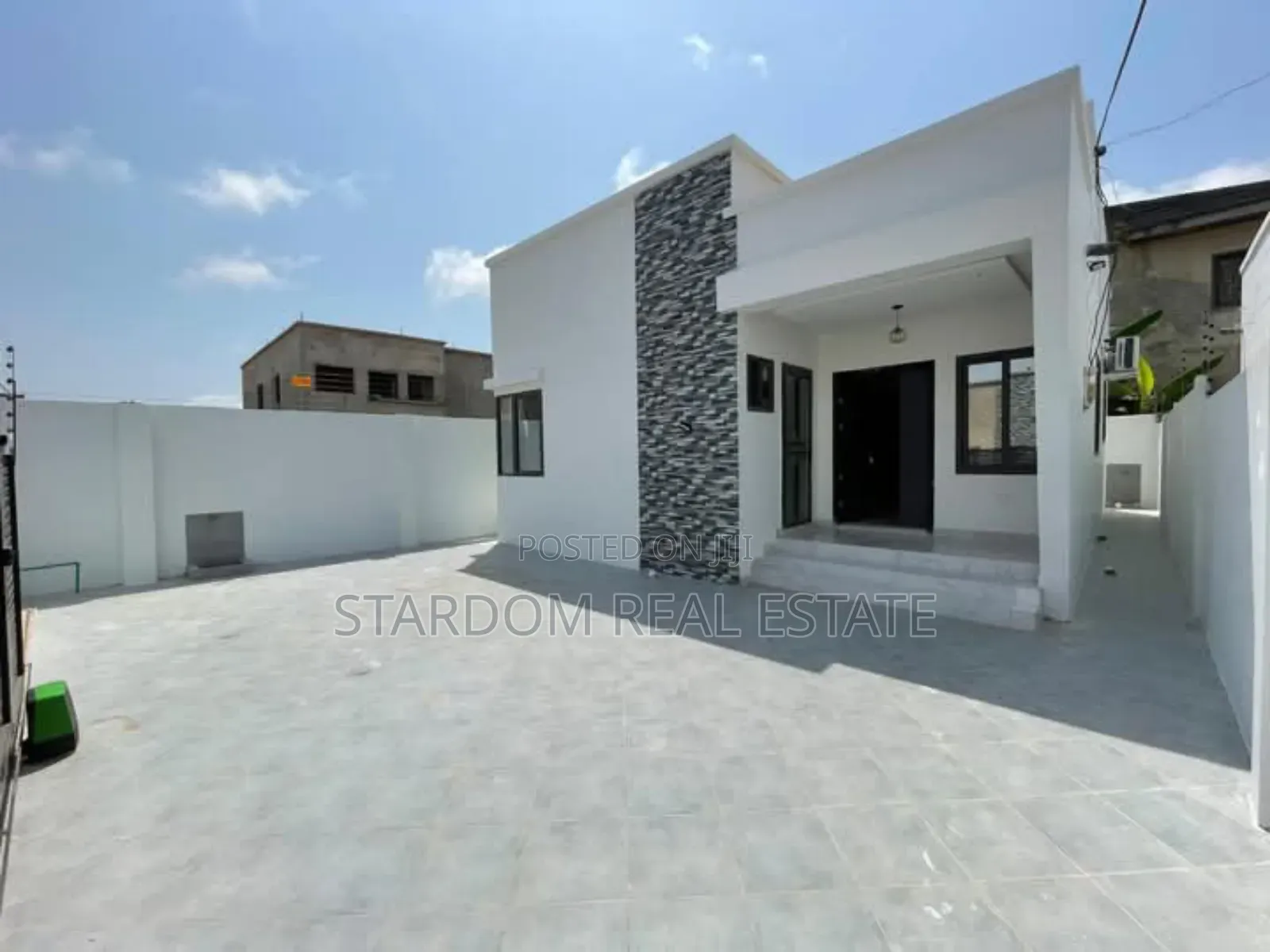 2bdrm Duplex in Lashibi for sale in Lashibi