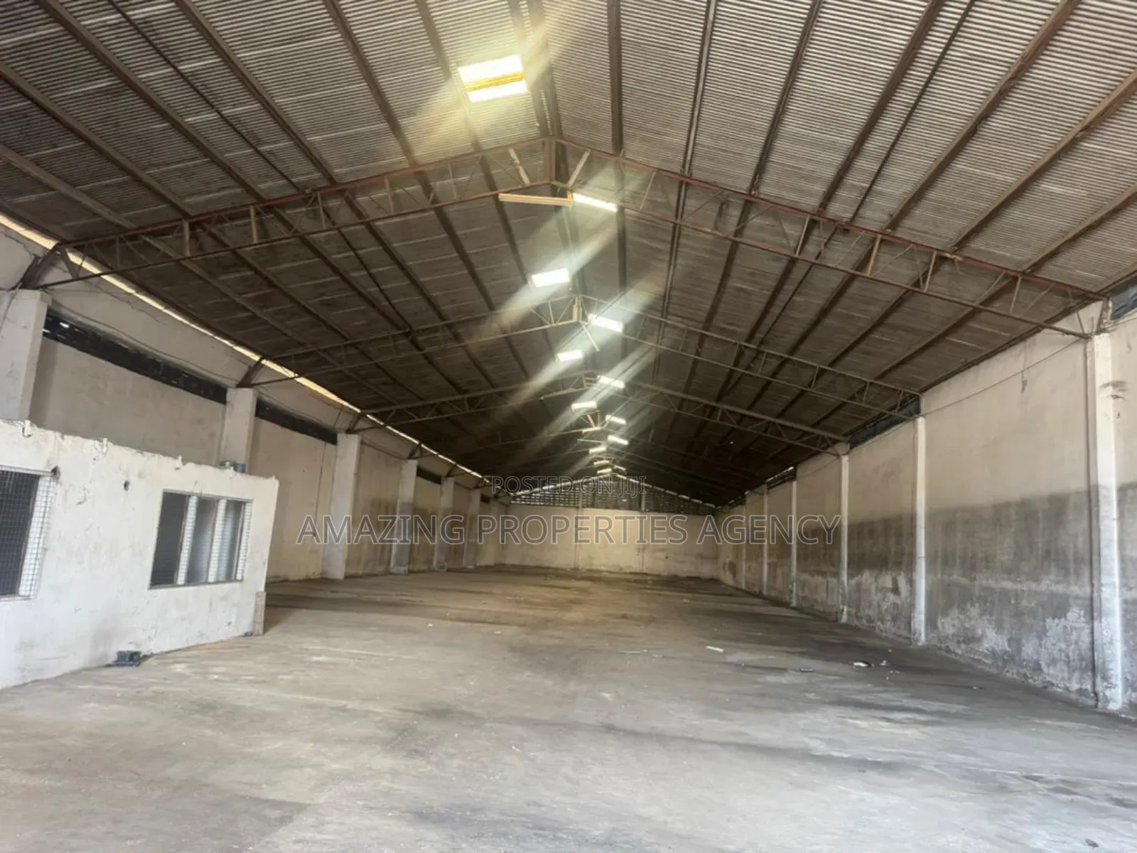 1300sqm Warehouse for Rent at Dzorwulu in Dzorwulu
