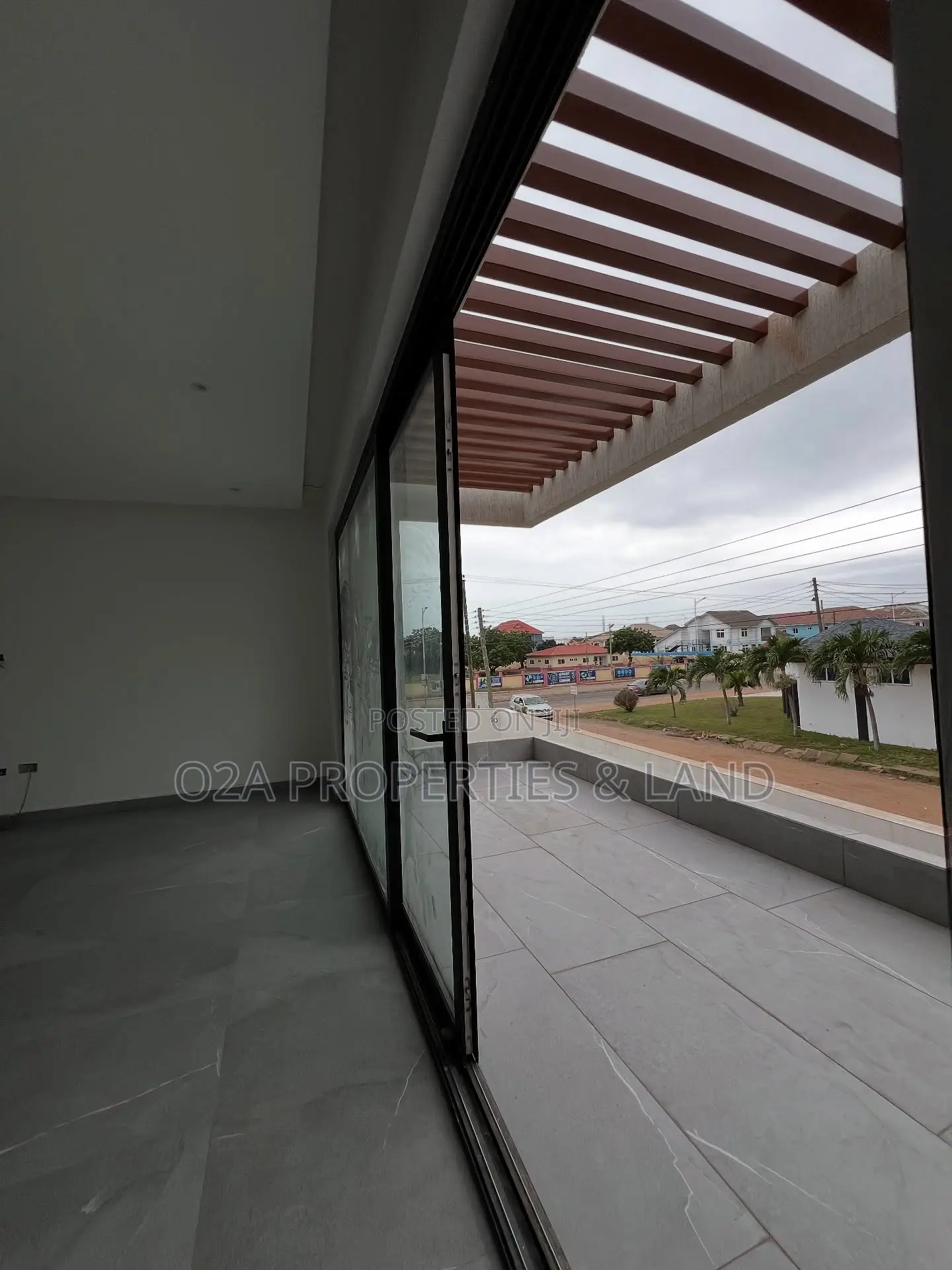 4bdrm House in Adjiringanor, Otano for sale in Otano