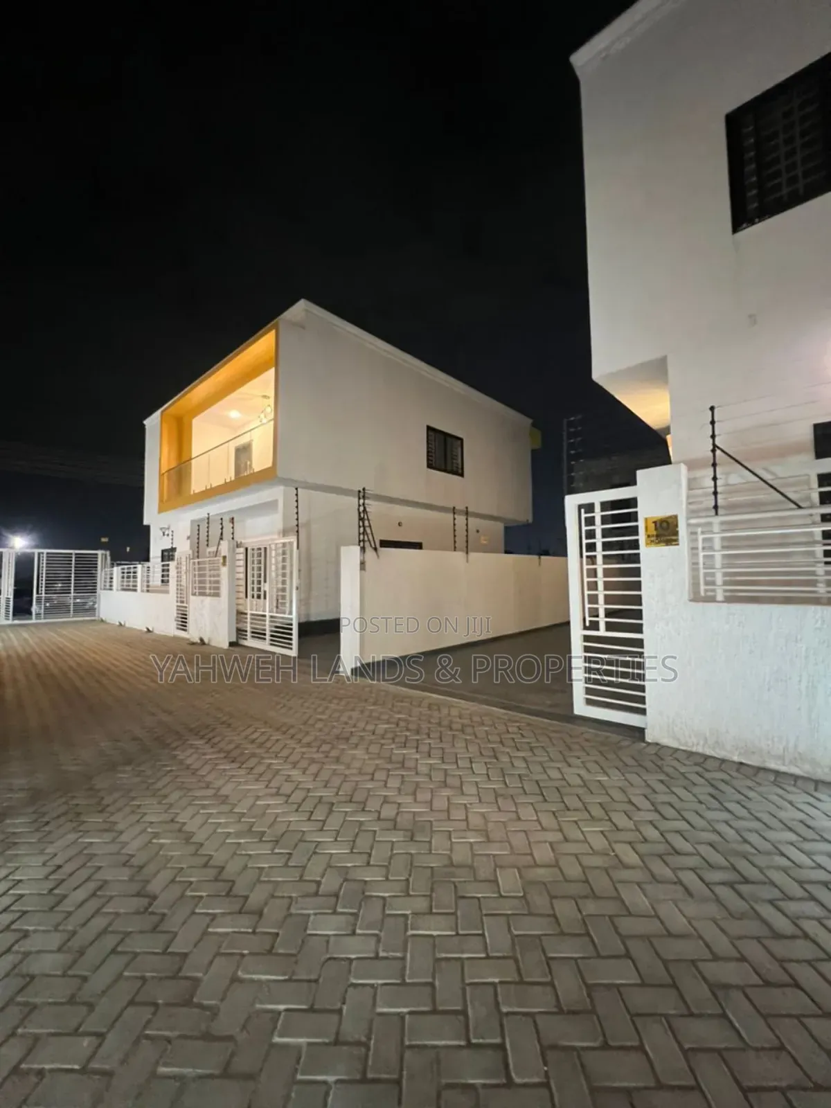 3bdrm House in Hfc Estate, Spintex for sale in Spintex