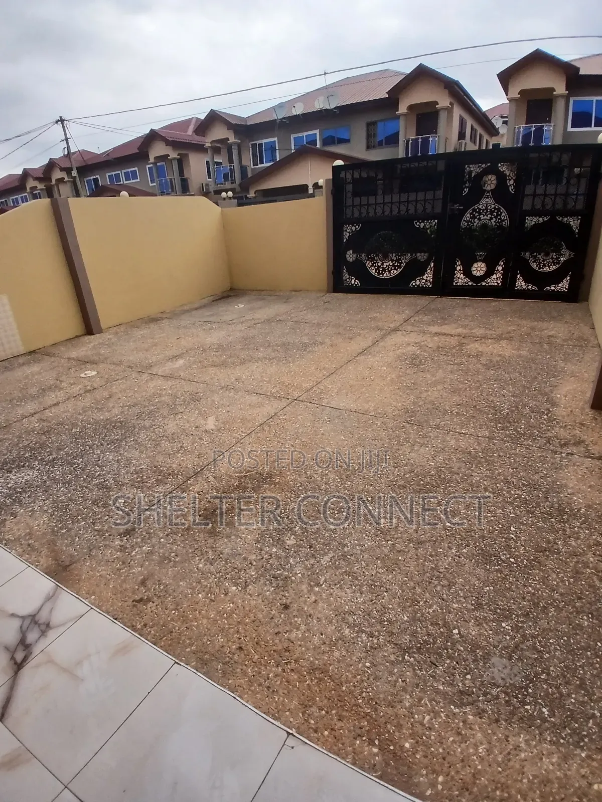 3bdrm Duplex in Abokobi for sale in Abokobi