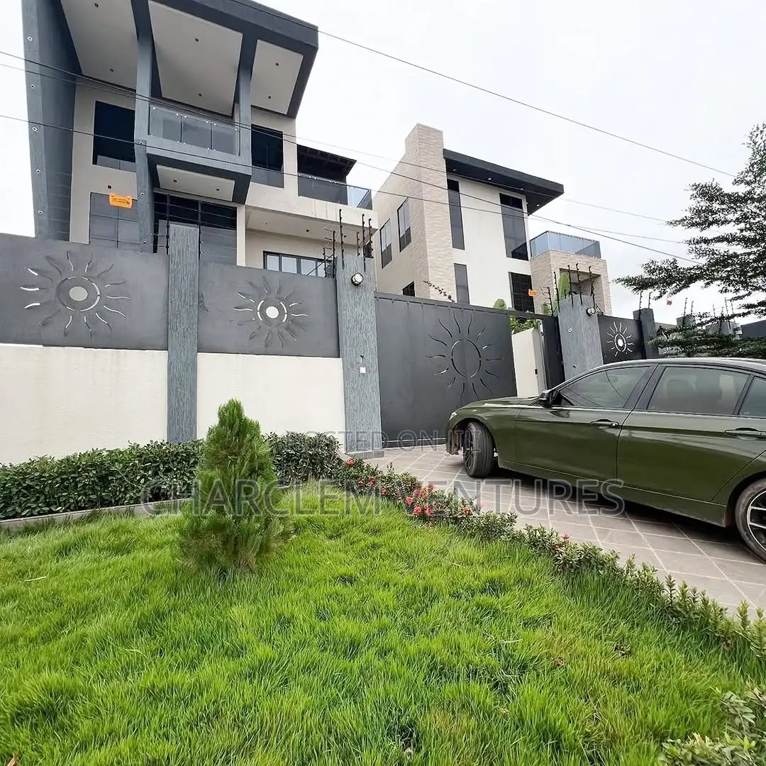 5bdrm House in Charclem Ventures, Accra Metropolitan for sale in Accra Metropolitan