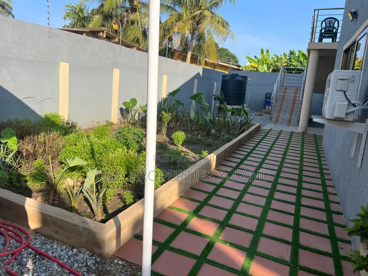8bdrm House in Weija for sale in Weija Junction