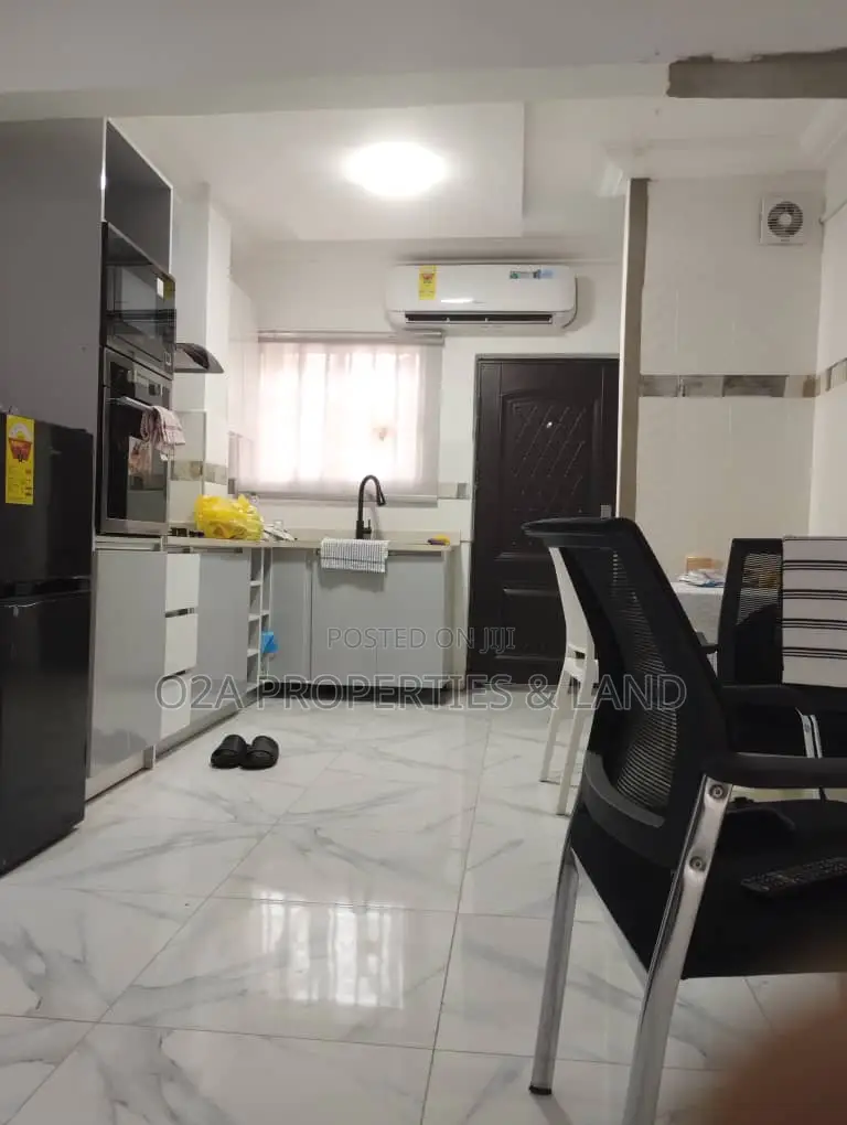 8bdrm House in Weija for sale in Weija Junction