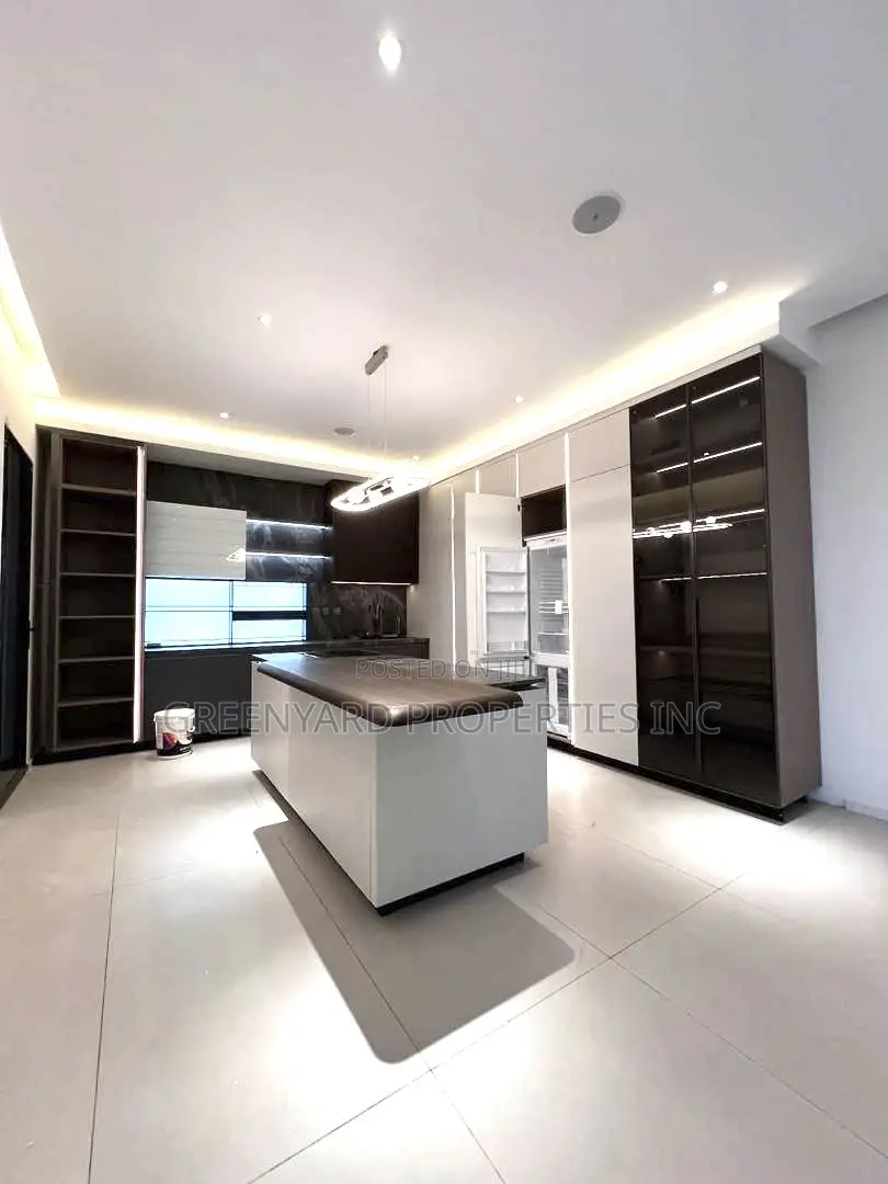 5bdrm Mansion in Cantonments for sale in Cantonments