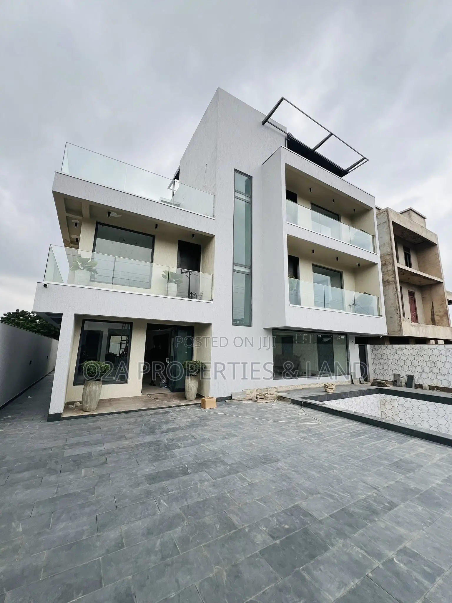 5bdrm House in Adjiringanor ,, Otano for sale in Otano