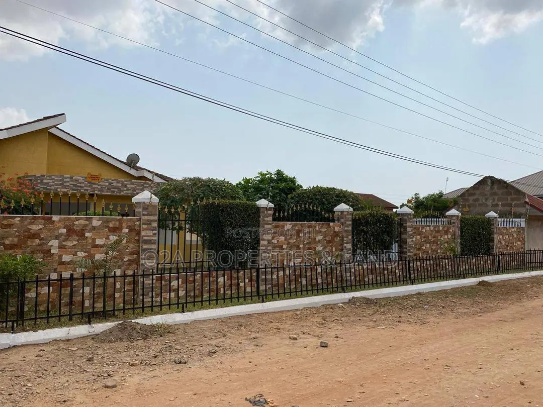 6bdrm House in East Airport for sale in Airport Residential Area