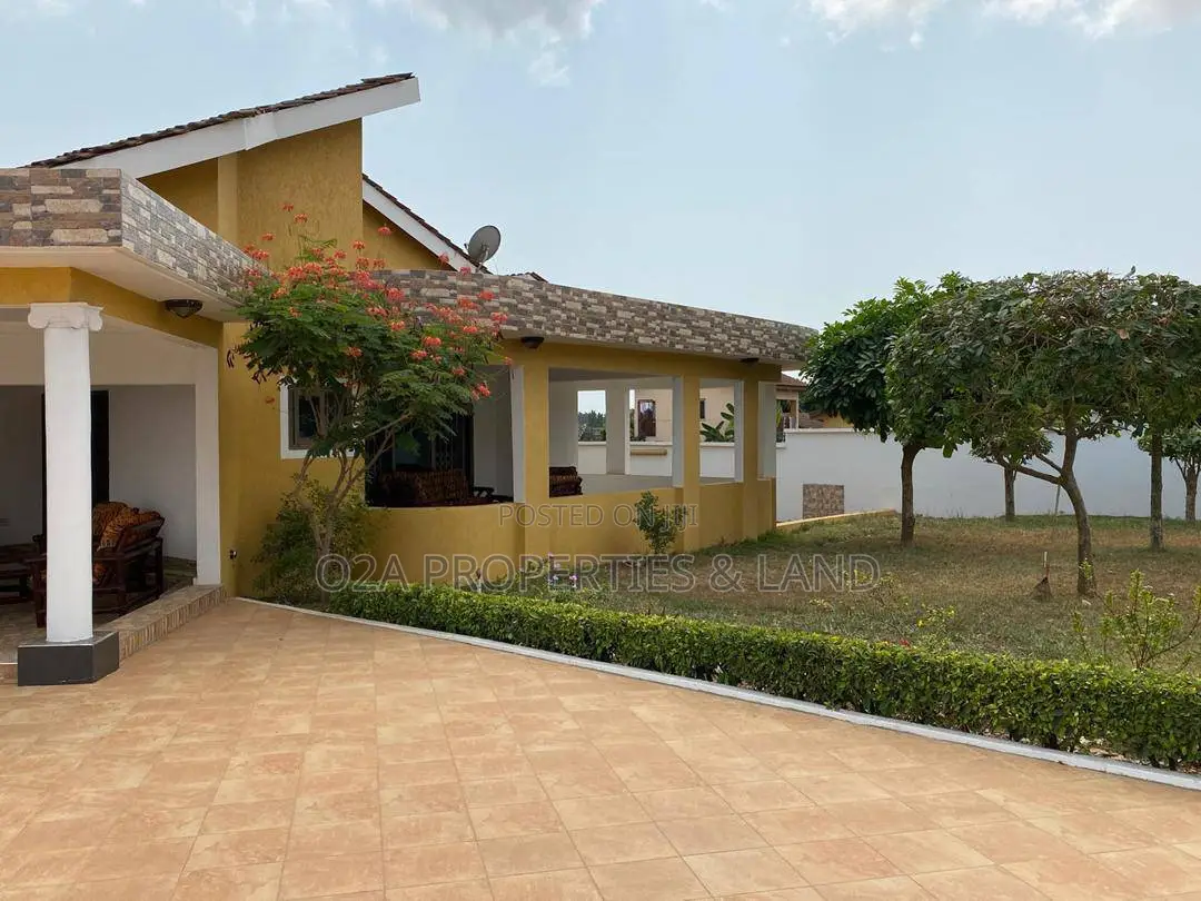 6bdrm House in East Airport for sale in Airport Residential Area