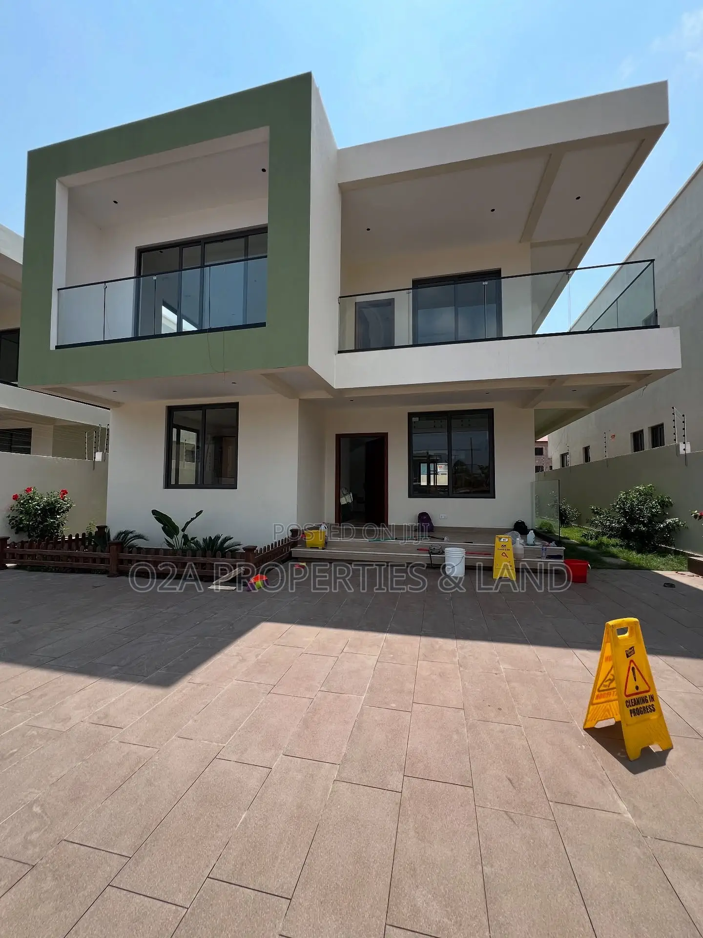 5bdrm House in Adjiringanor, Otano for sale in Otano
