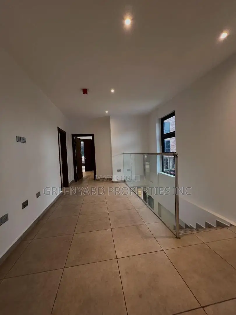 4bdrm Townhouse / Terrace in Lagos Avenue, East Legon for rent in East Legon