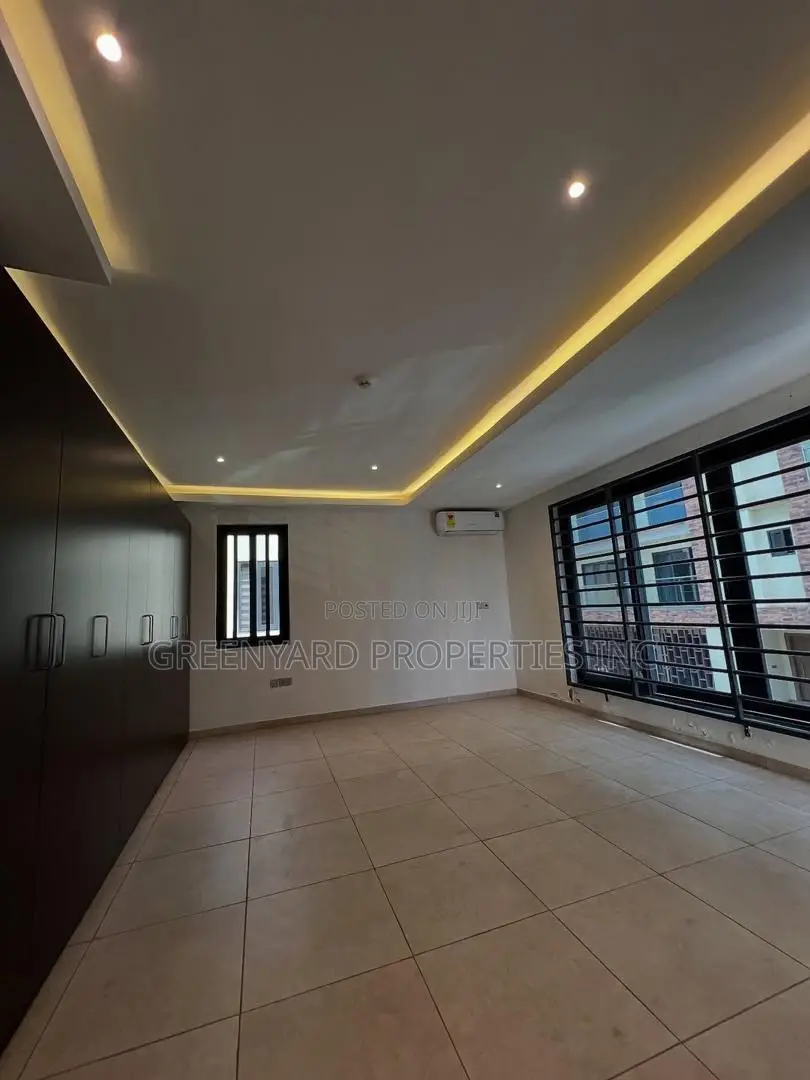 4bdrm Townhouse / Terrace in Lagos Avenue, East Legon for rent in East Legon
