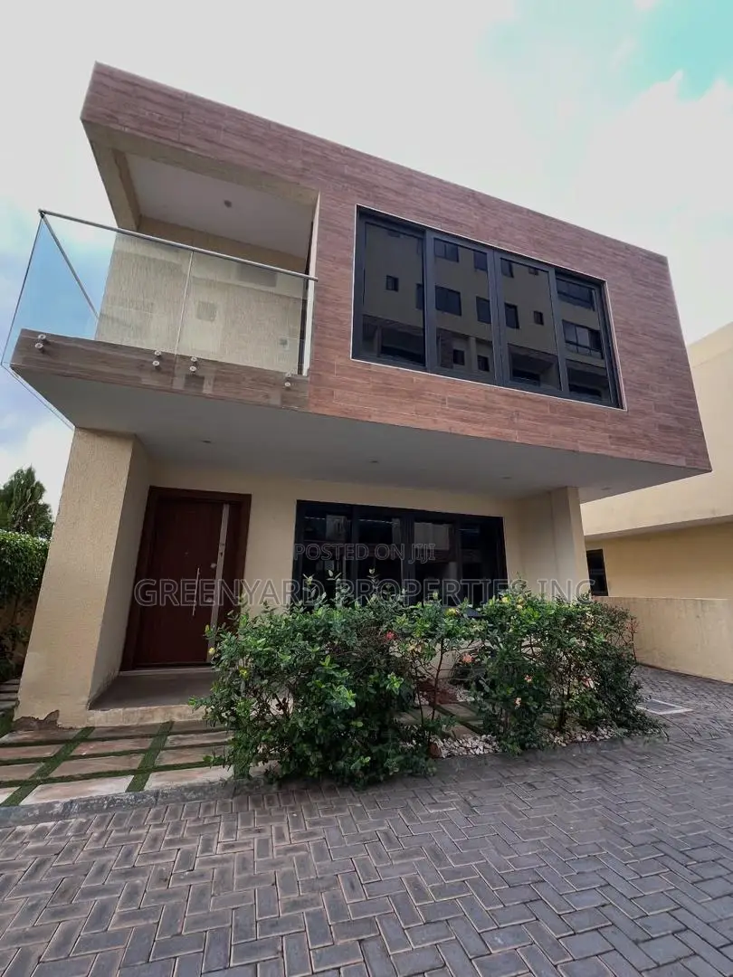 4bdrm Townhouse / Terrace in Lagos Avenue, East Legon for rent in East Legon