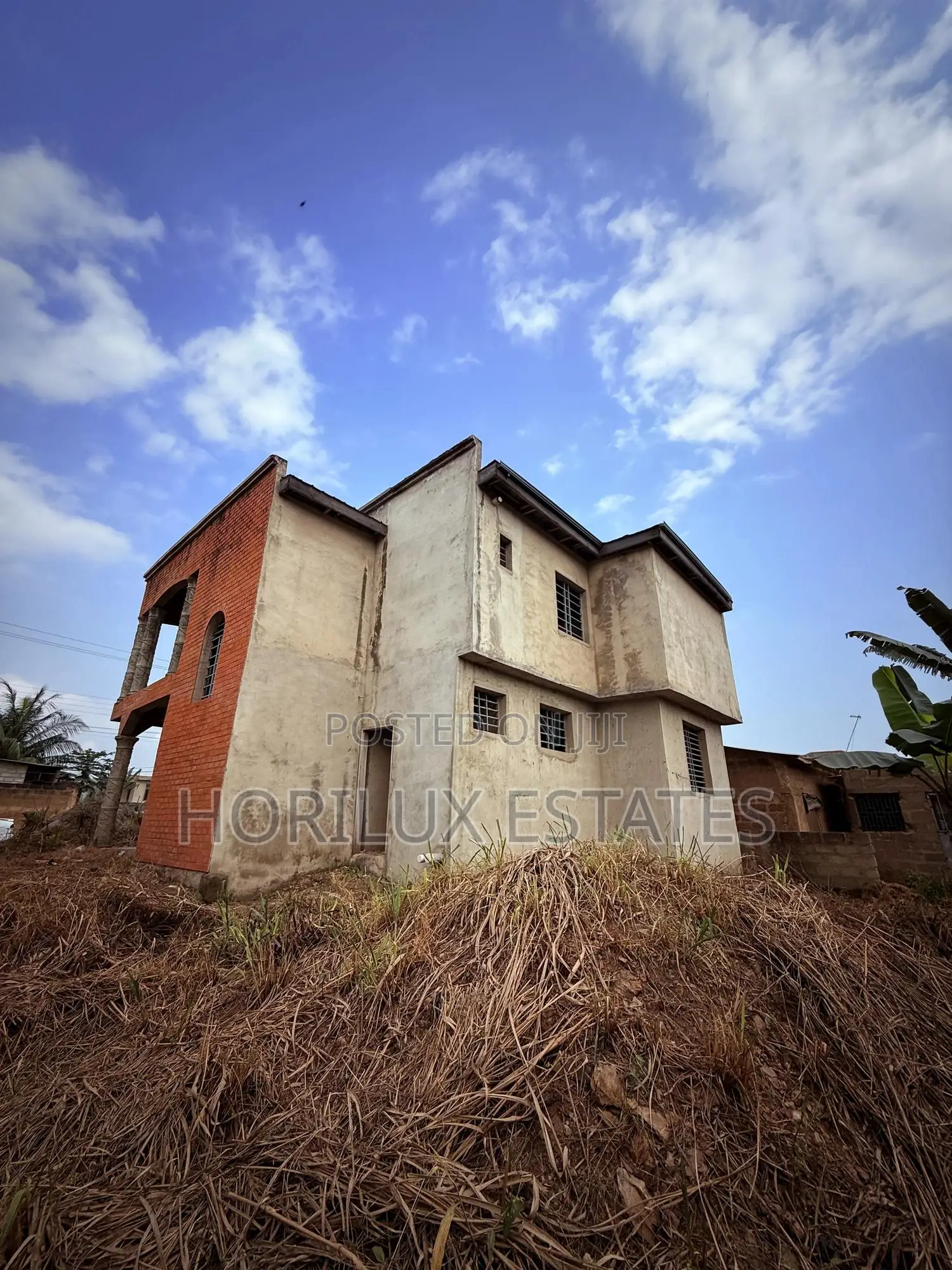 4bdrm Duplex in Amasaman Dobro for sale in Amasaman