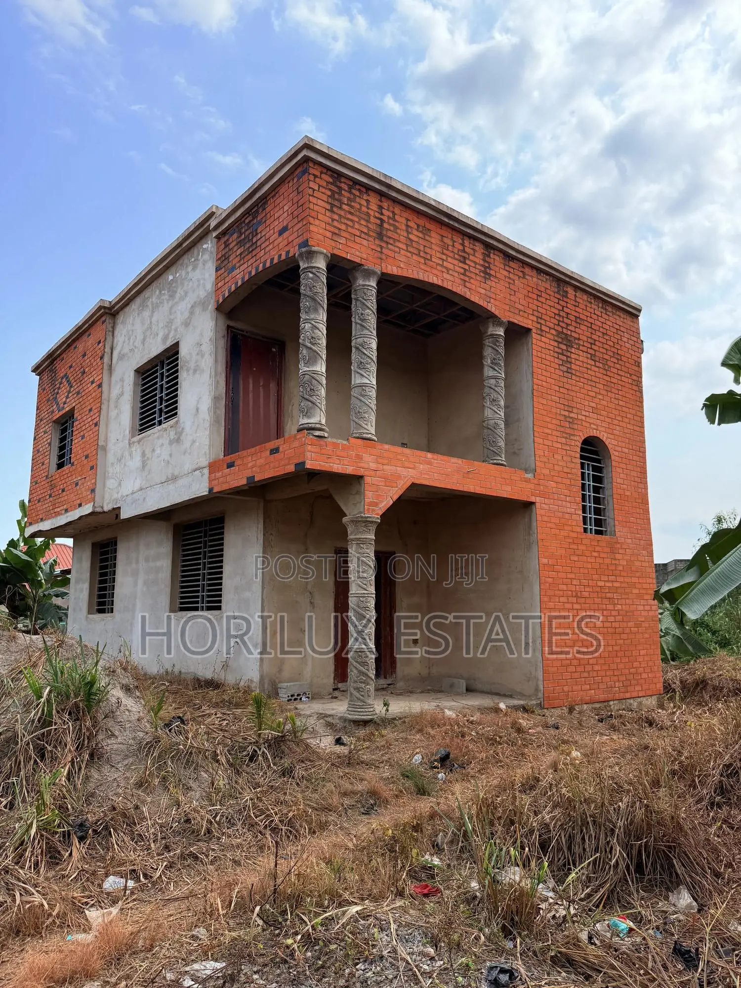 4bdrm Duplex in Amasaman Dobro for sale in Amasaman