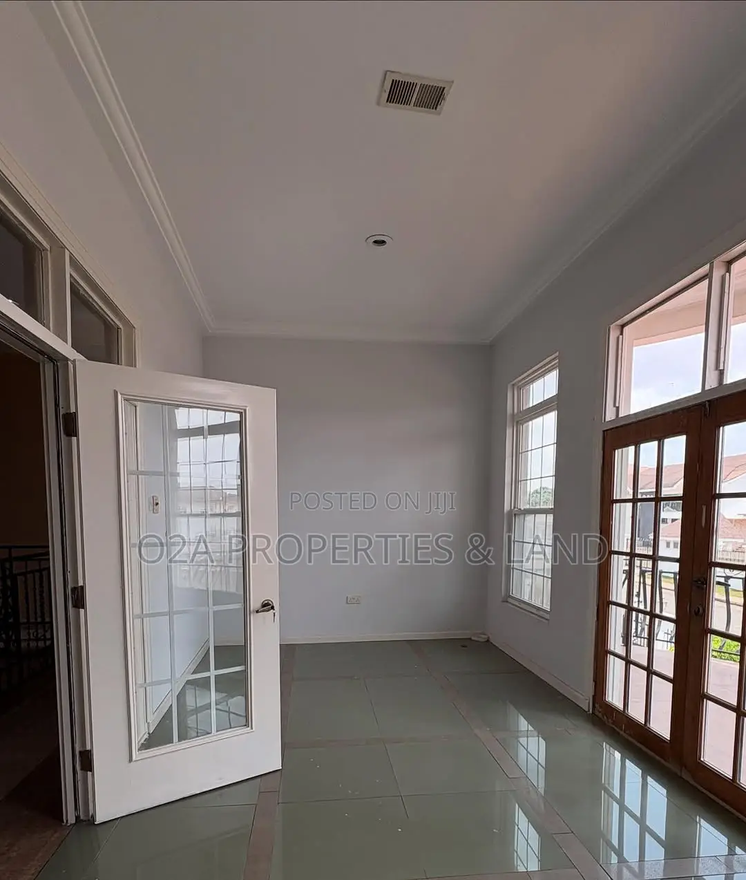 4bdrm House in Airport Hills. for sale in Airport Residential Area