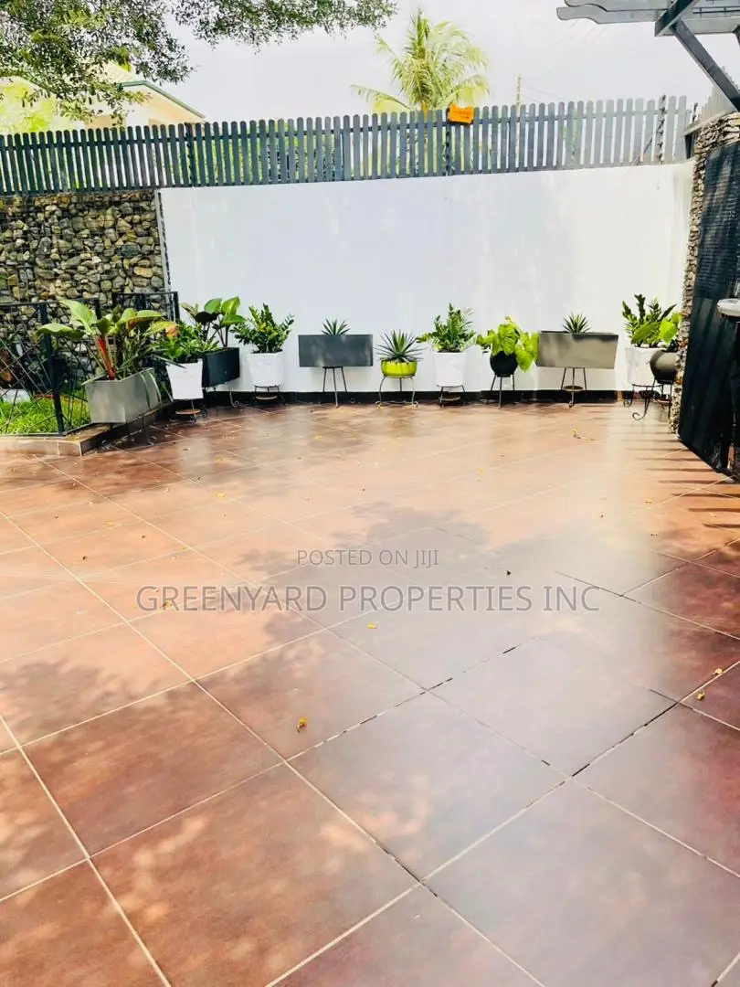 5bdrm House in American House, East Legon for rent in East Legon