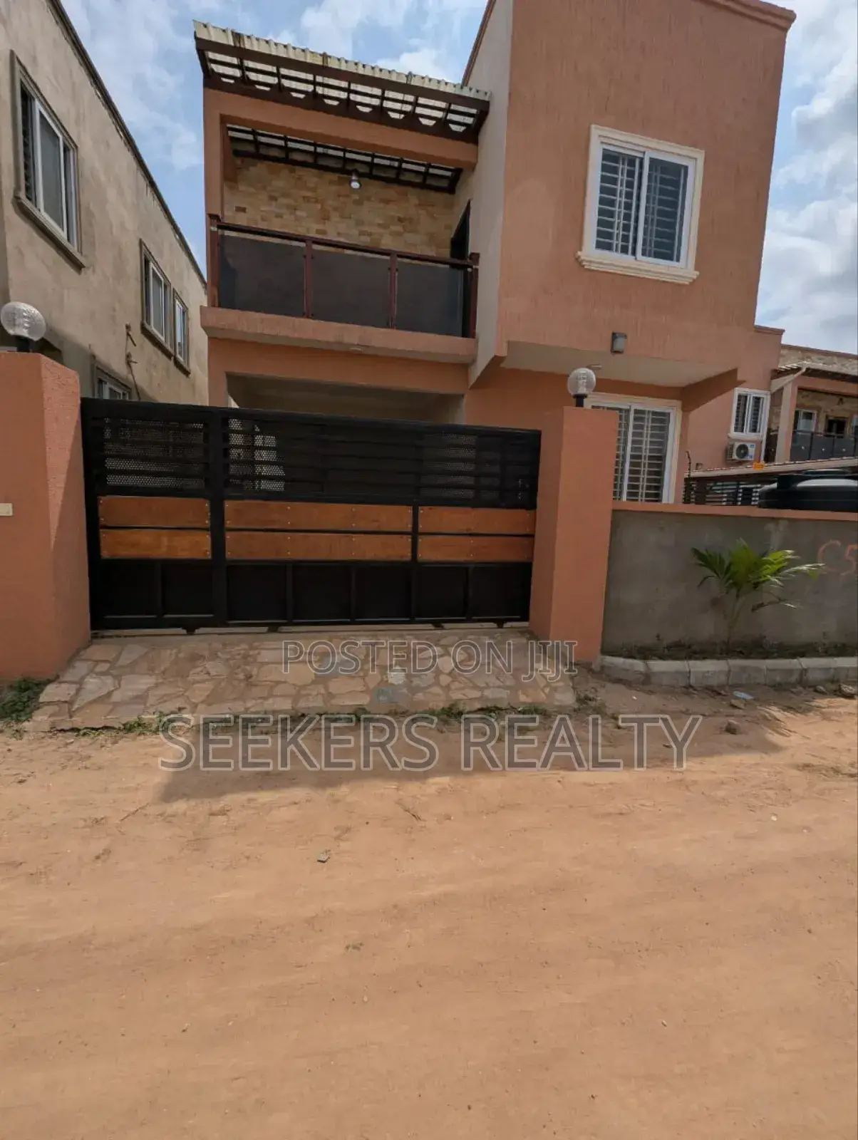 3bdrm House in Seekers Realty, Achimota for rent in Achimota