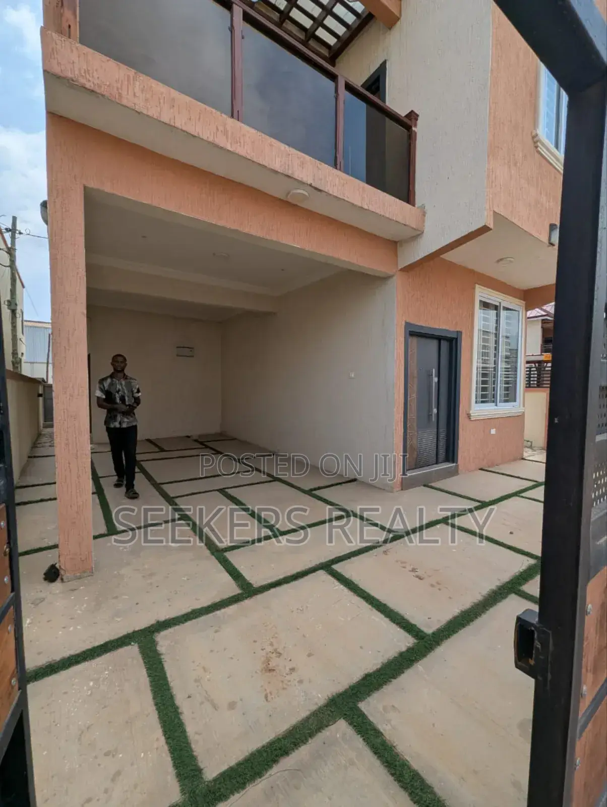 3bdrm House in Seekers Realty, Achimota for rent in Achimota