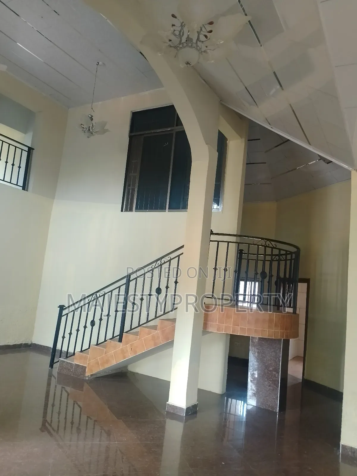 4bdrm House in Botwe, School Junction for rent in School Junction