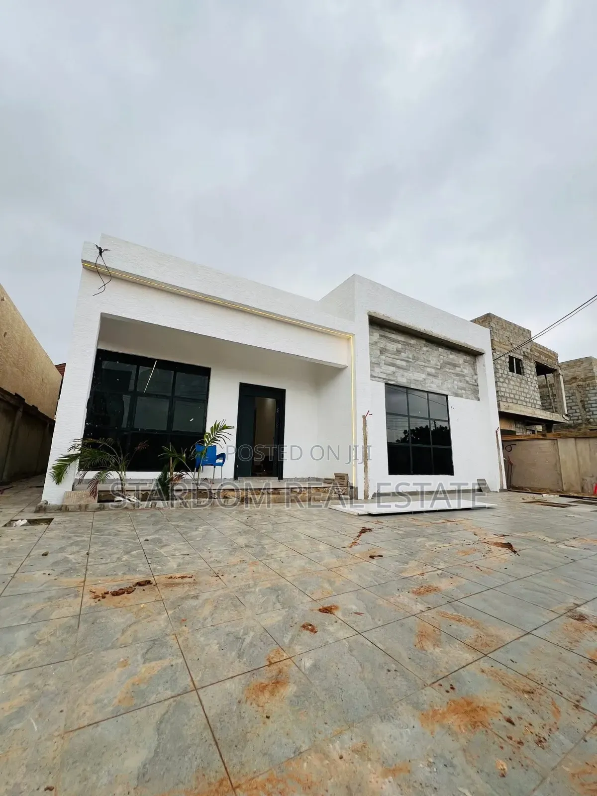 3bdrm Duplex in East Legon Hills for sale in East Legon