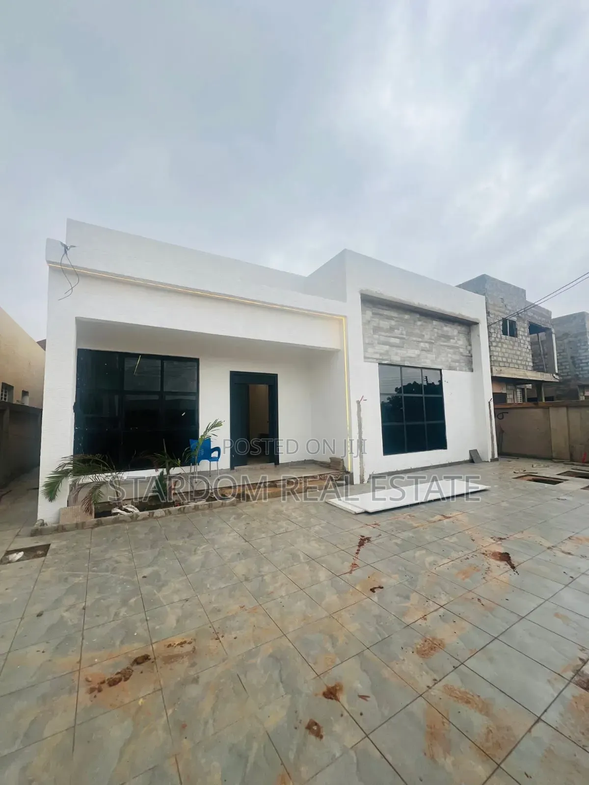 3bdrm Duplex in East Legon Hills for sale in East Legon