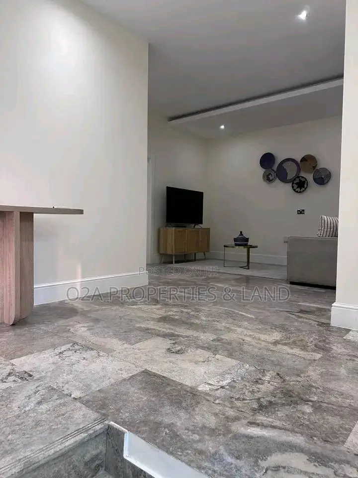 Furnished 4bdrm Townhouse / Terrace in Cantonment, Acquinas for rent in Acquinas