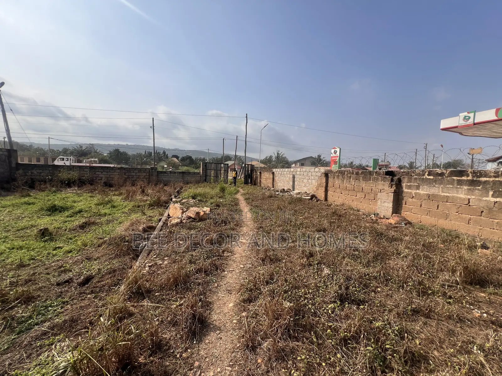 Road Long Sited Land for Sale in Oyarifa