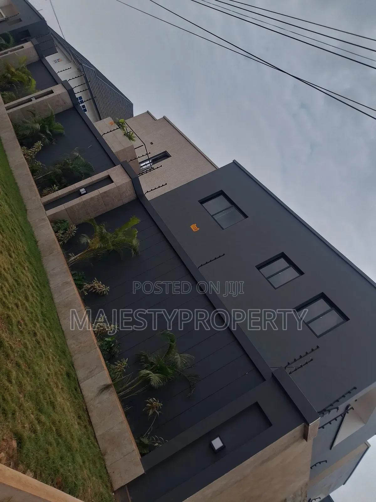 Newly Built Luxurious Executive 3bedrooms Self-Compound for Sale in School Junction