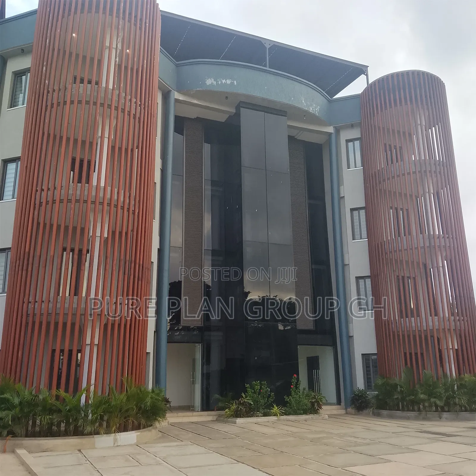 Furnished 2bdrm Block of Flats in East Legon, A&C Mall Area for sale in A&C Mall Area
