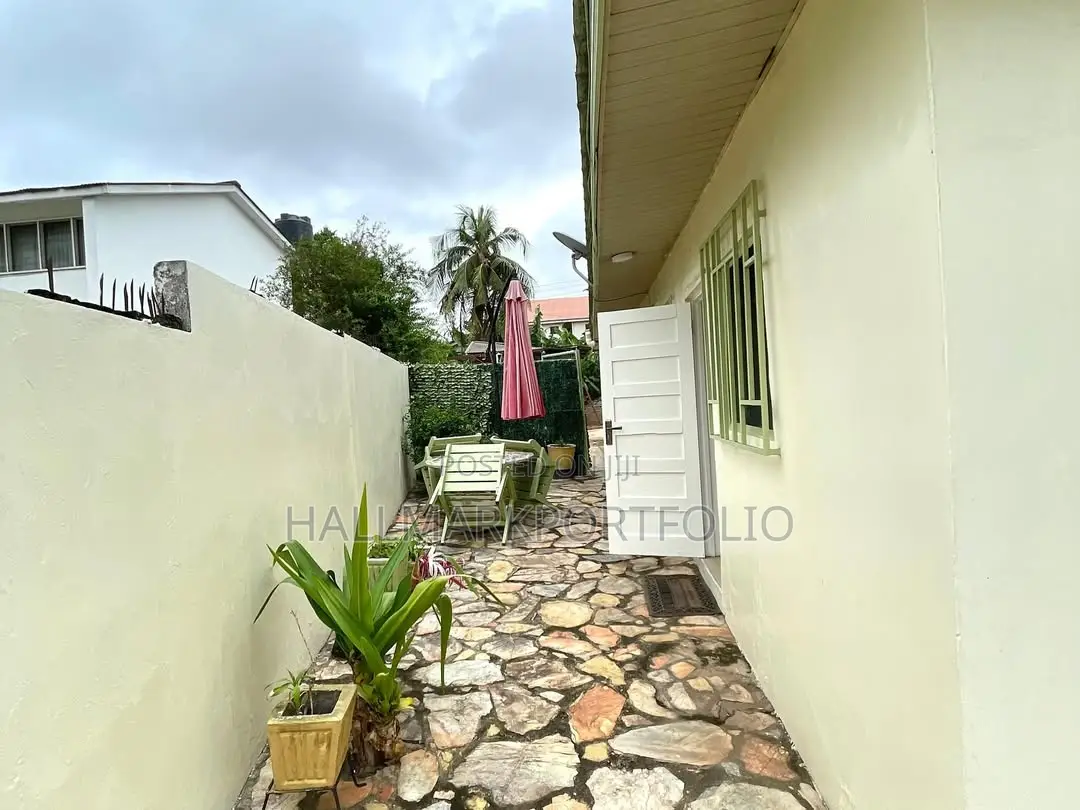 5bdrm House in Kanda, Accra Metropolitan for sale in Accra Metropolitan