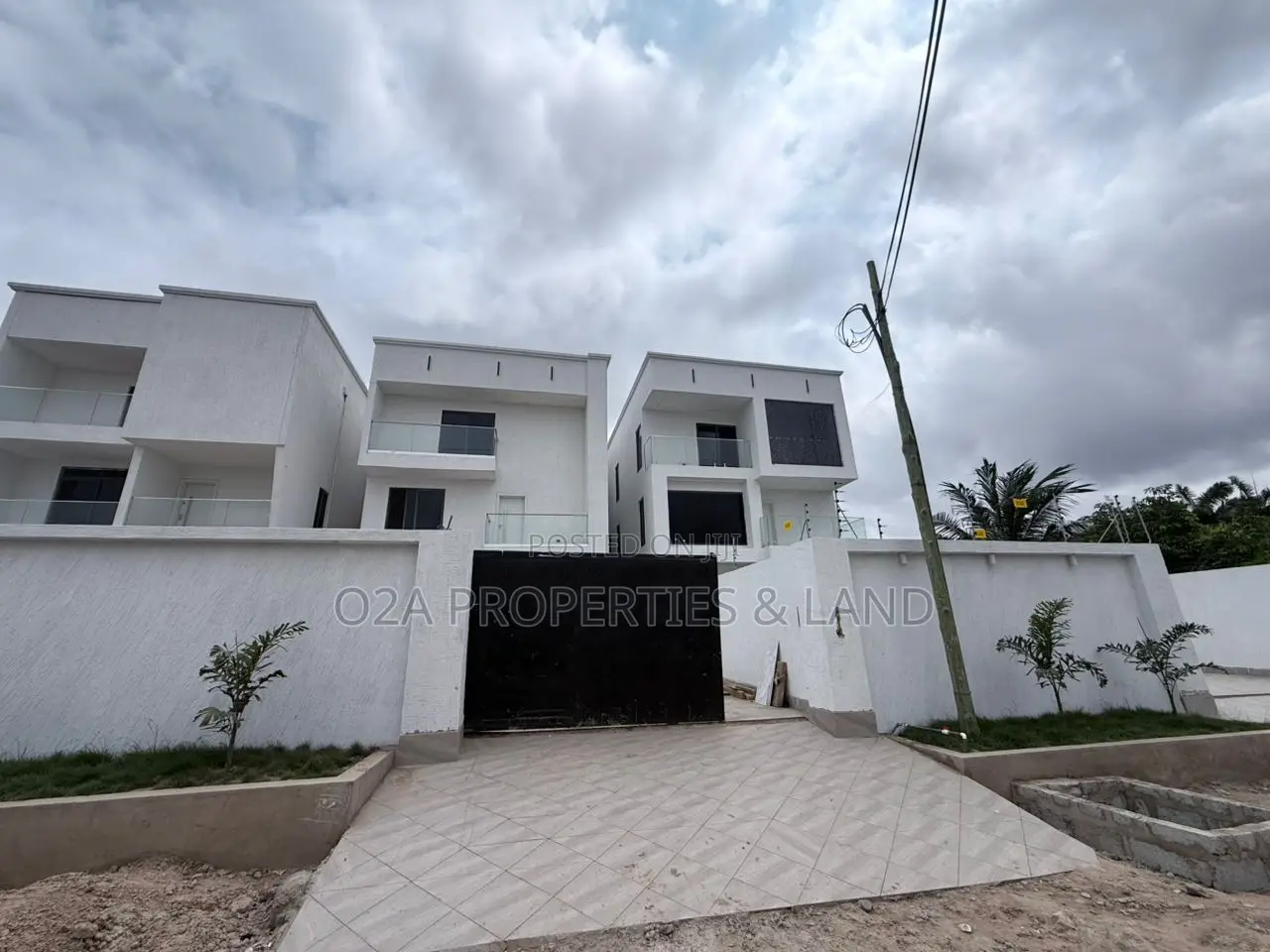 5bdrm House in East Legon, Ability for sale in Ability