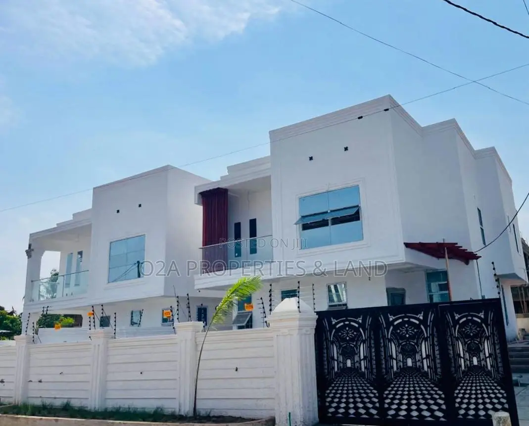 4bdrm House in Ashaley Botwe, Lake Side Estate for sale in Lake Side Estate