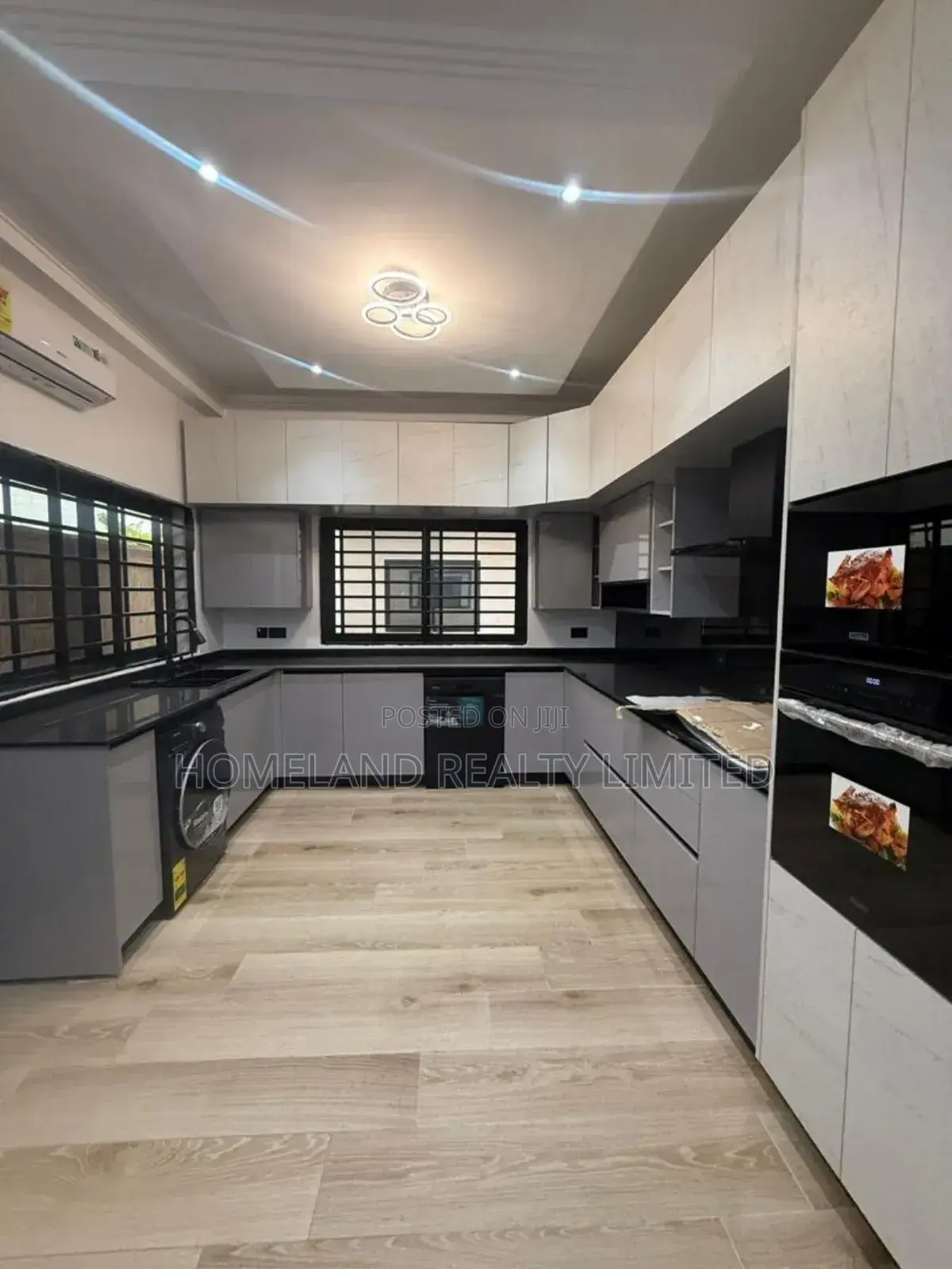 4bdrm Duplex in New York, Oyarifa for rent in Oyarifa