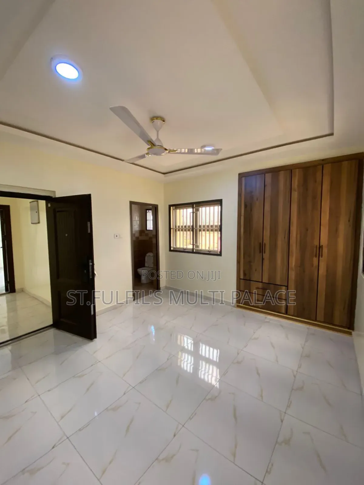 3bdrm House in Deffizzy Mall, Adenta for rent in Adenta
