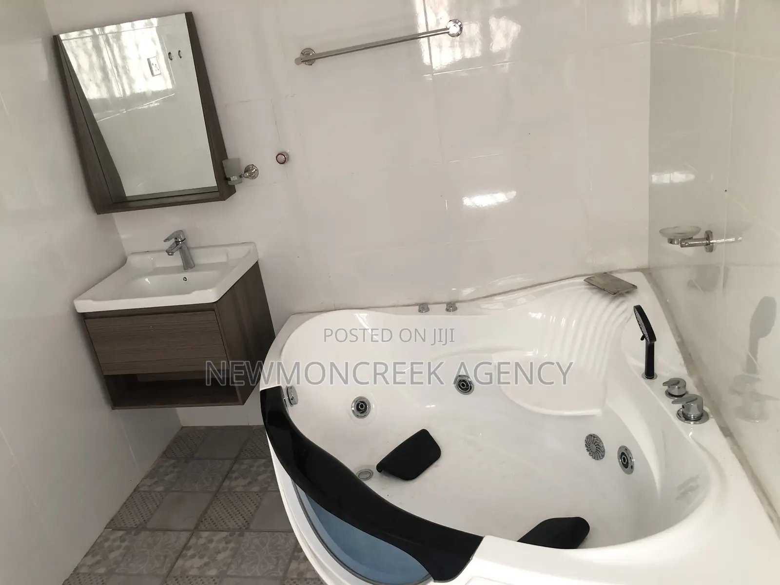 3bdrm Duplex in Gated Estate,Oyarifa, Accra Metropolitan for rent in Accra Metropolitan