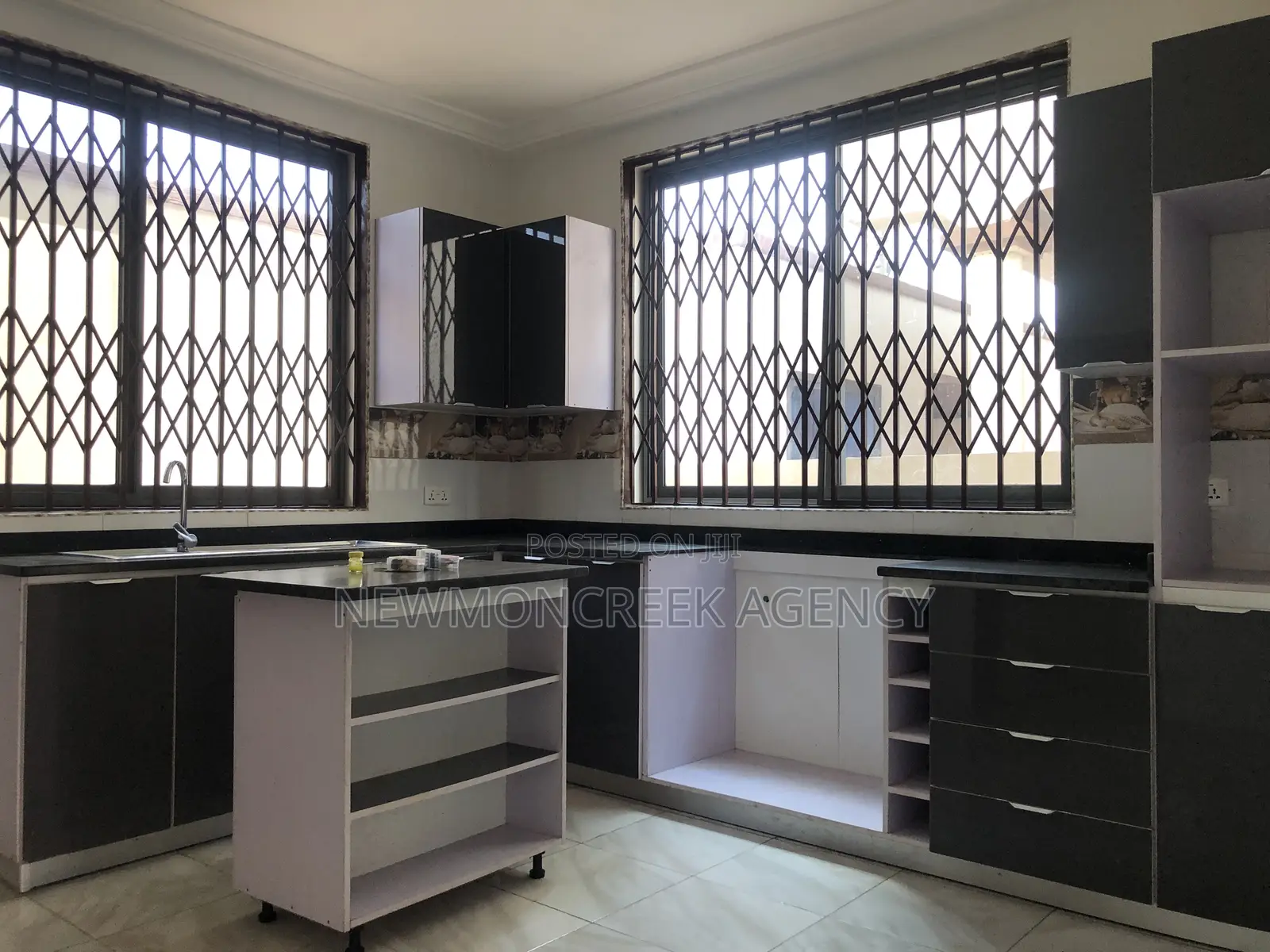 3bdrm Duplex in Gated Estate,Oyarifa, Accra Metropolitan for rent in Accra Metropolitan