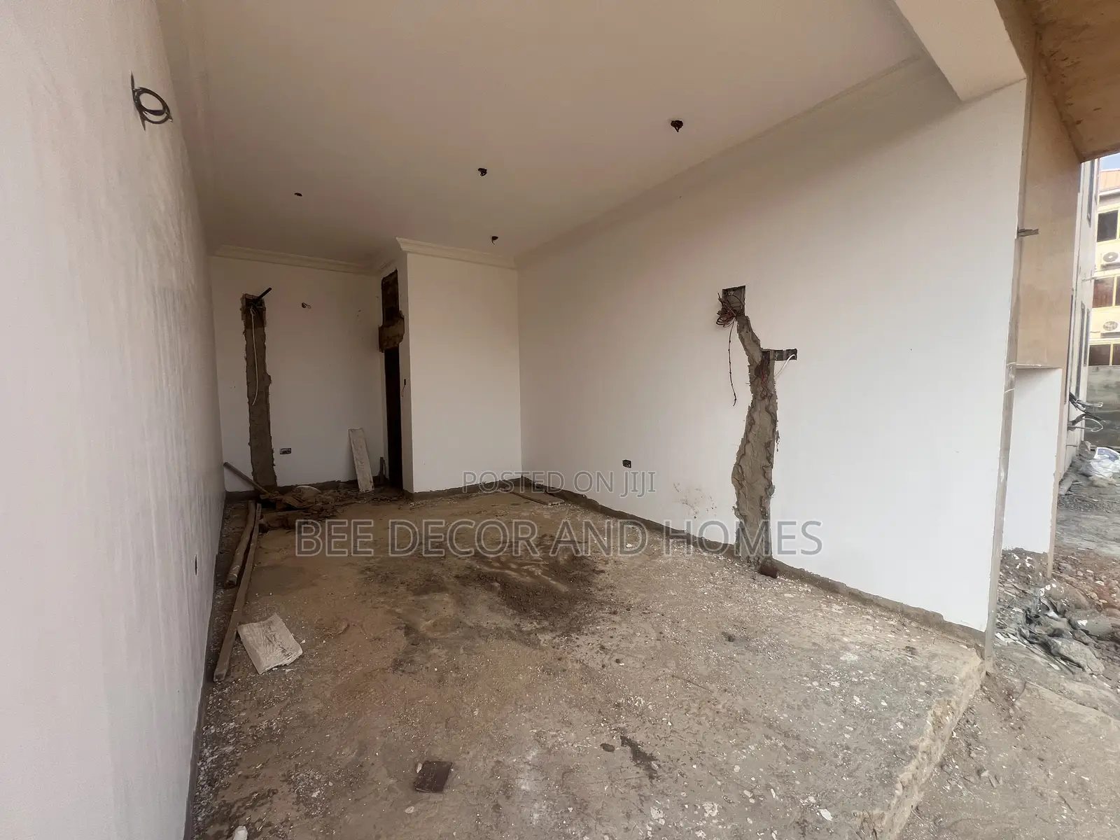 Prime Road Side Shop for Rent in North Legon