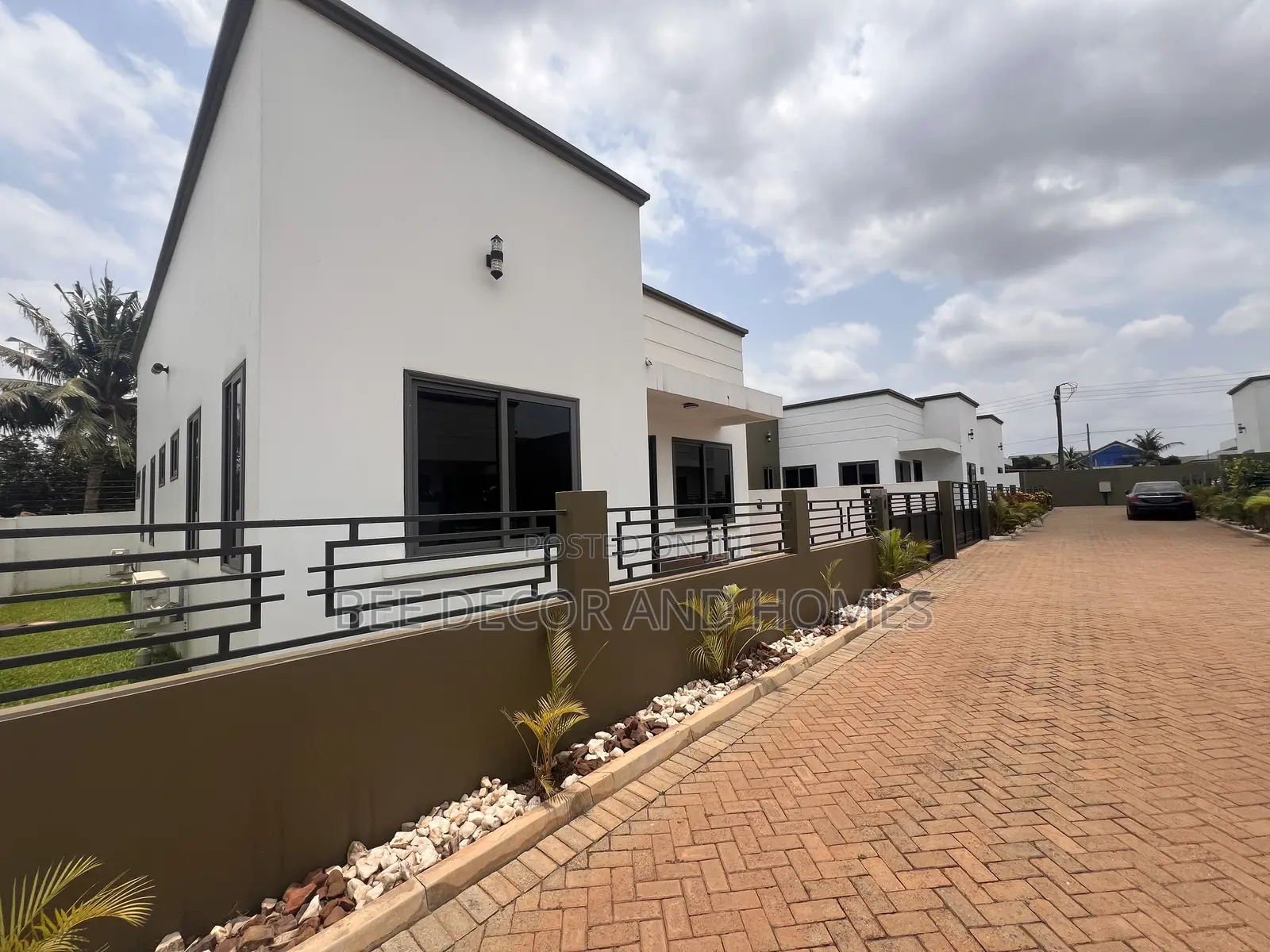 3bdrm Townhouse/Terrace in Bee Decor & Homes, Adenta for sale in Adenta