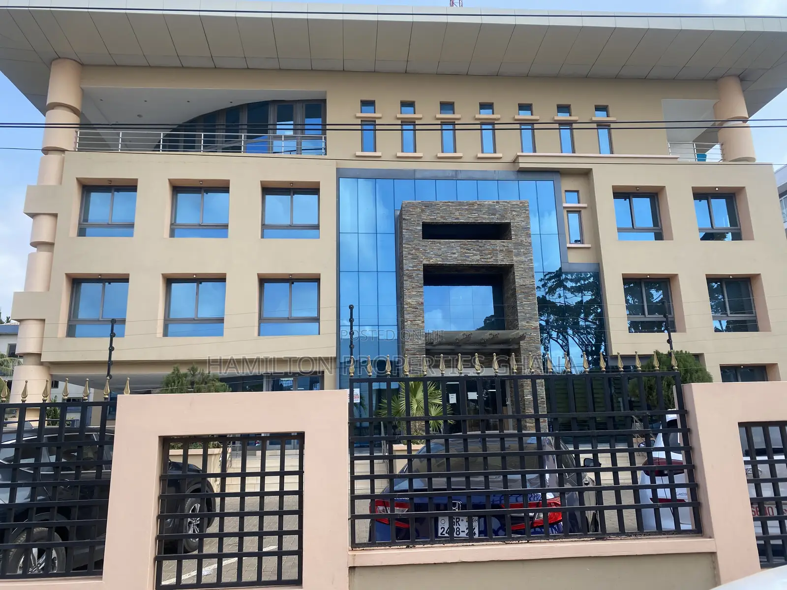 400 M/S Office Complex With Furniture Cabtonments in Cantonments